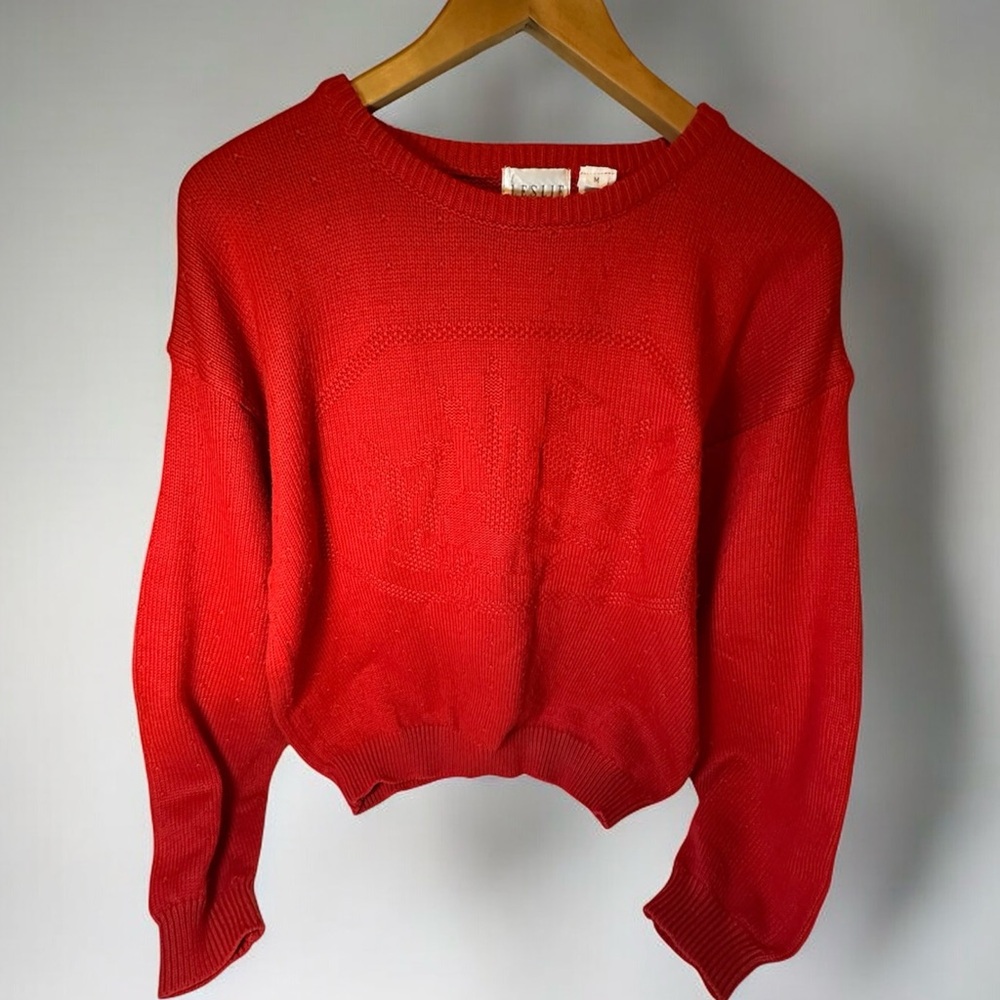 Vintage Leslie Fay Red Women's Sweater size Medium
Scandi girl